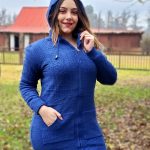 Chaleco azul con gorro interior